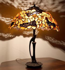 Bursztynowa lampa Tiffany z ażurem 40