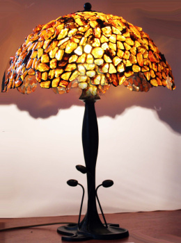 Bursztynowa lampa 40 na podstawie Lili