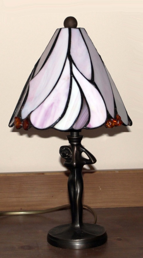 Lampa witrażowa z bursztynem Płatki na podstawie LaMona