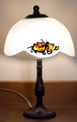 Lampa w stylu Vintage z bursztynem