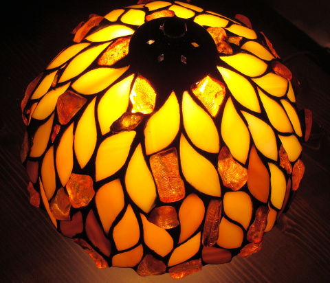 Lampa witrażowa Tiffany z bursztynem - Łezki 20 Lampa witrażowa Tiffany z bursztynem - Łezki 20