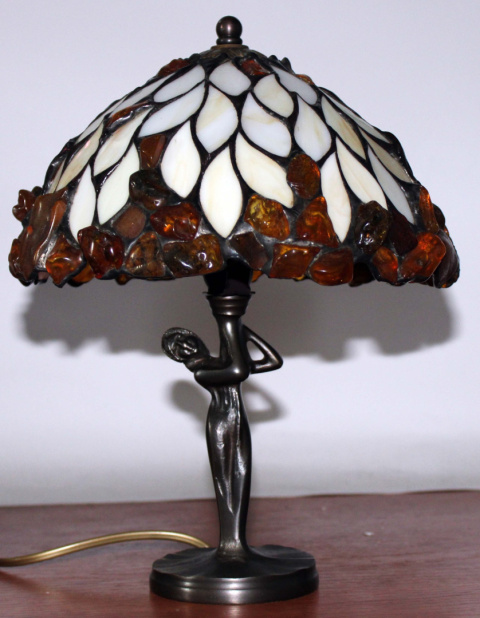 Lampa witrażowa Tiffany z bursztynem - Łezki 20 bursztynowy rant Lampa witrażowa Tiffany z bursztynem - Łezki 20 bursztynowy rant