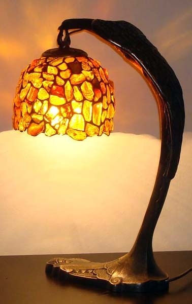 Lampa z bursztynu z podstawą Orzeł 16