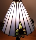 Lampka witrażowa Tiffany Flower z bursztynem - niebieska