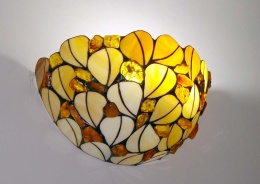 Witrażowy kinkiet Listki z bursztynem