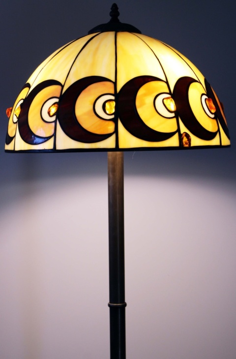 Podłogowa lampa Moonlight 40 z bursztynem